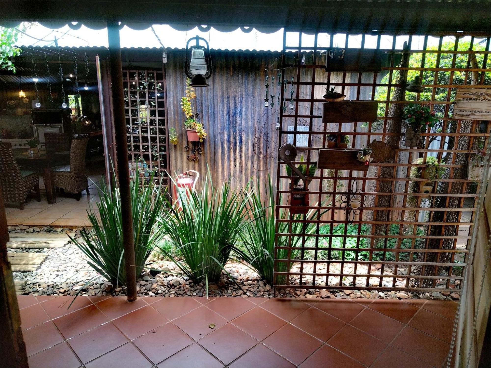 Africas Eden Guesthouse Mookgophong Экстерьер фото